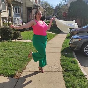 Hello!! Hello! Hello.  Come on in!